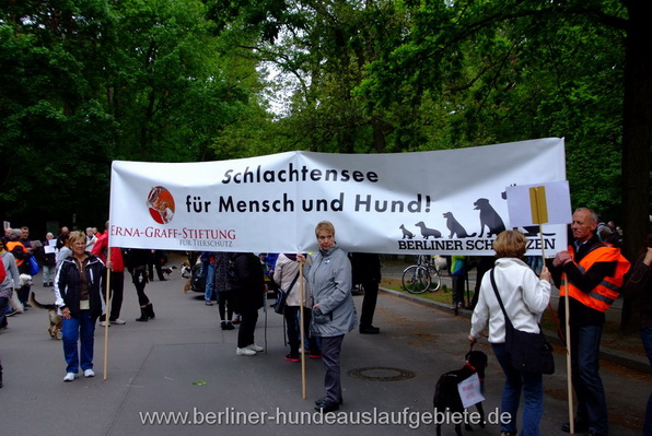 tl_files/hundeauslauf/inhalte/Demo20150514/DSCF8796.JPG